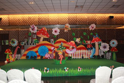 wonderland-theme-birthday-party